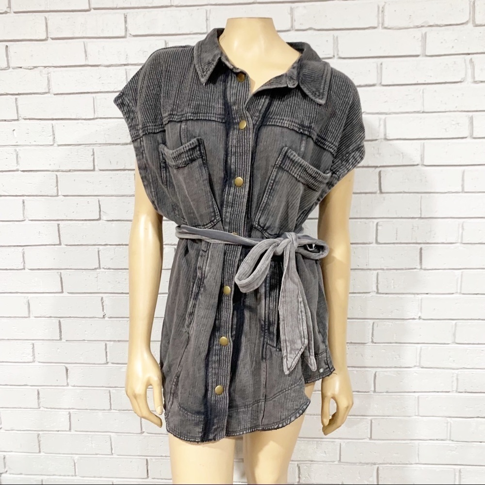 Anthropologie Women’s Gray‎ Pilcro Belted Vest